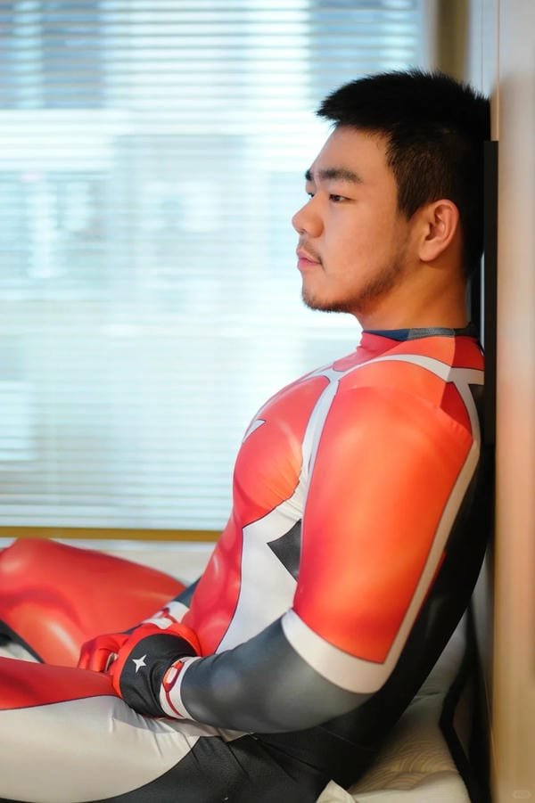 cosplay siêu nhân điện quang