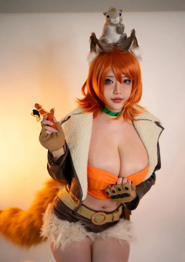 cosplay vú bự (11)