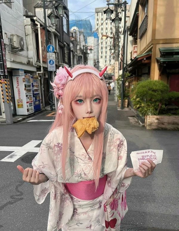 cosplay zero two 10