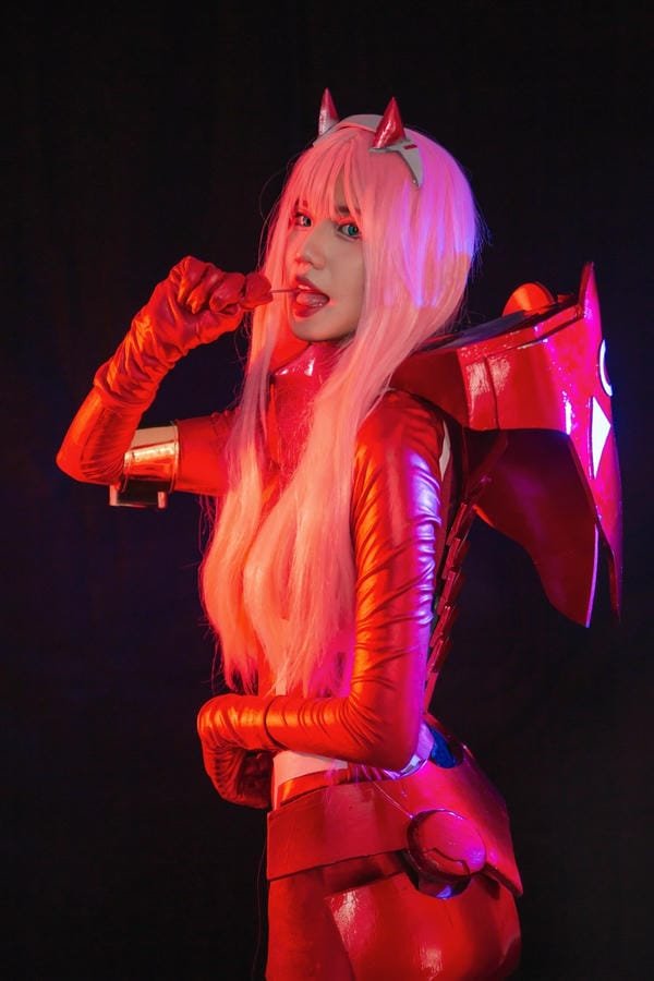 cosplay zero two 27