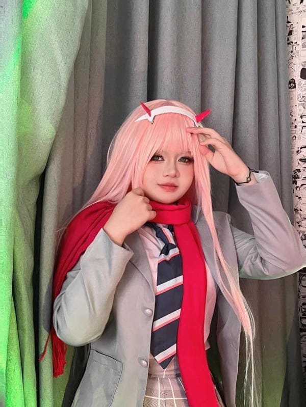 cosplay zero two hentai