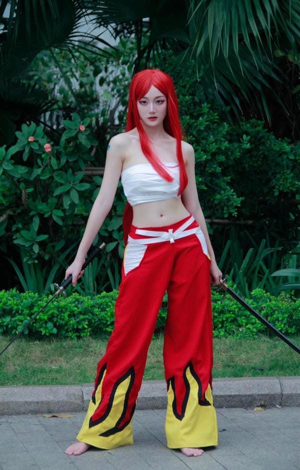 erza scarlet cosplay