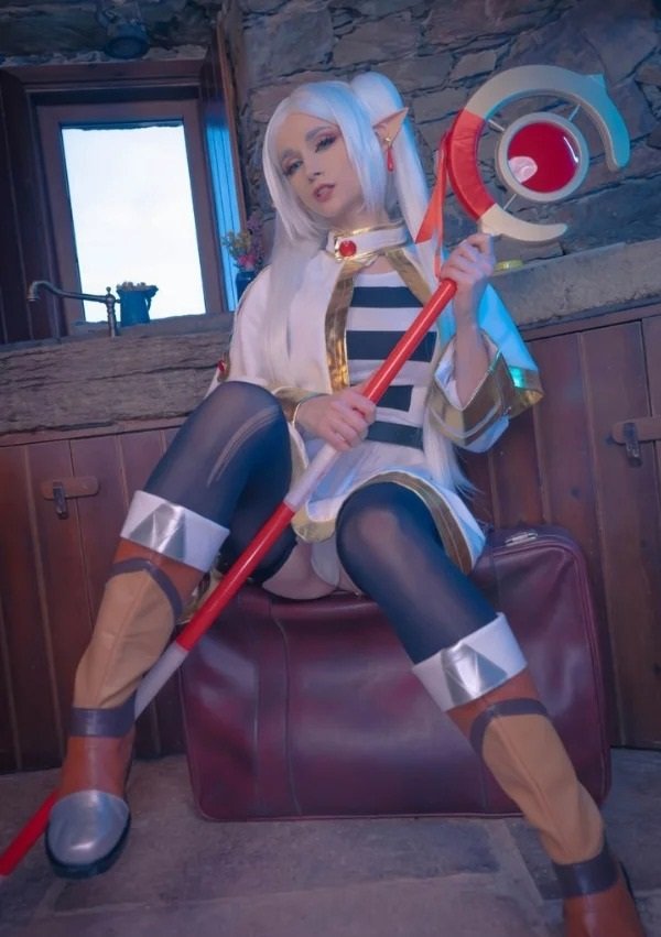 frieren cosplay (1)