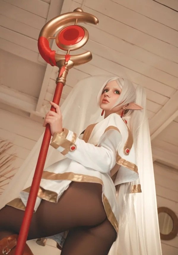 frieren cosplay (22)