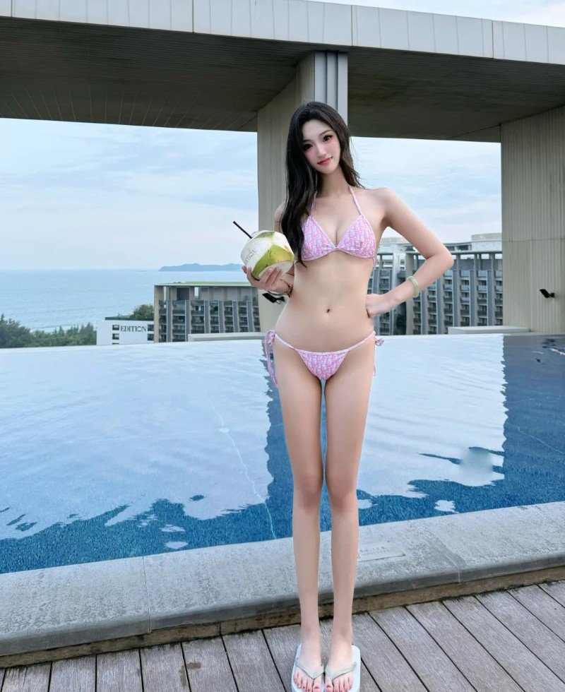 gái xinh mặc bikini nhỏ 1