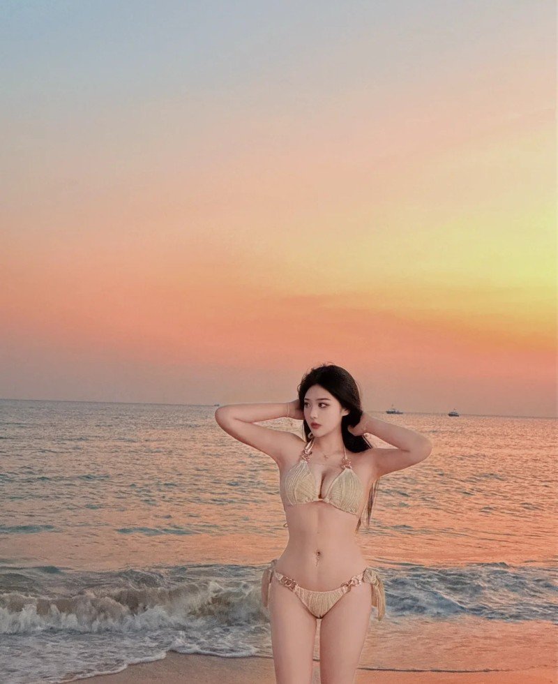 gái xinh trung quốc mặc bikini 11