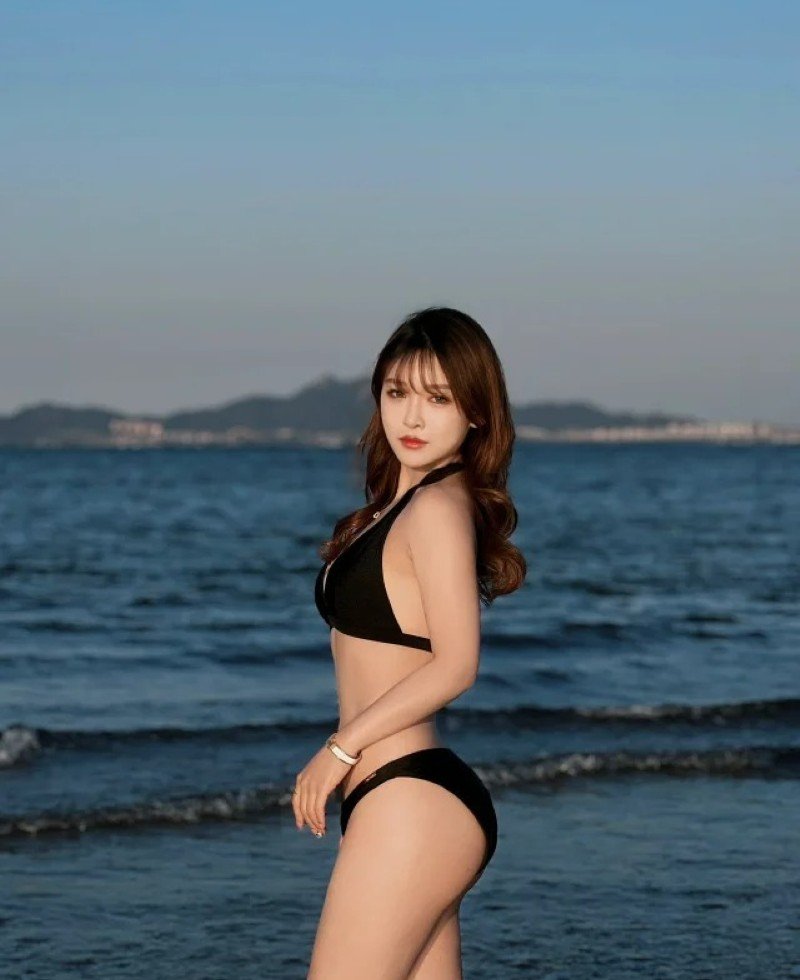 gái xinh trung quốc mặc bikini 18