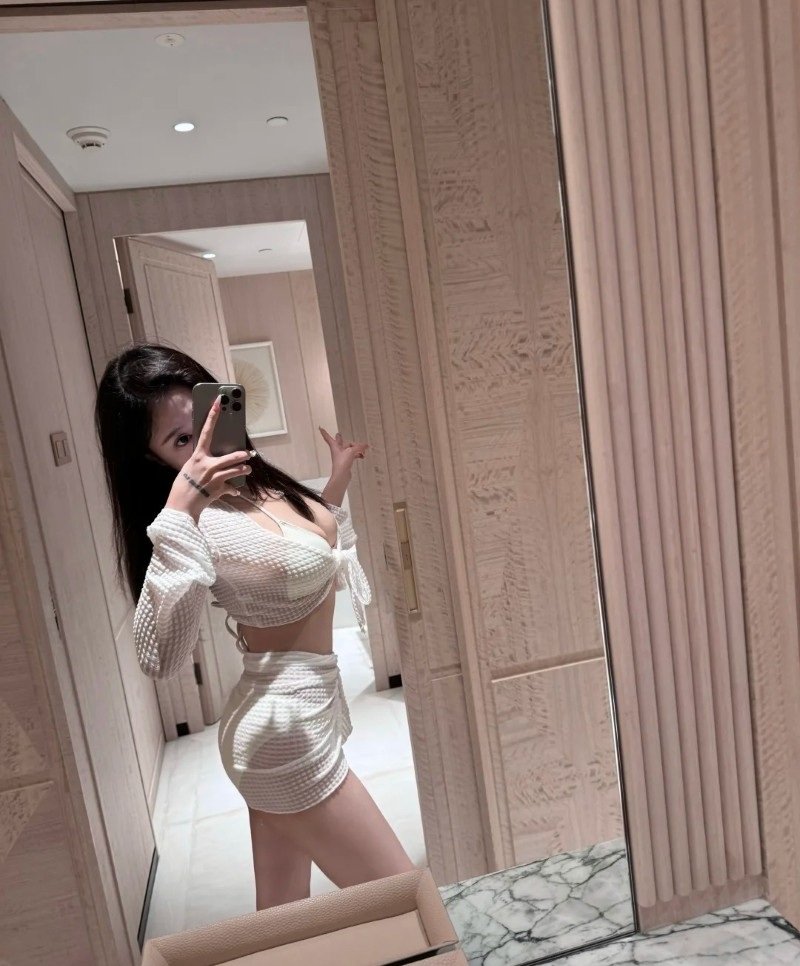 gái xinh vú to mặc bikini 21