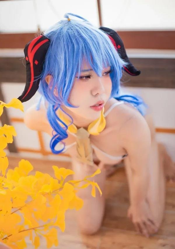 ganyu cosplay (21)