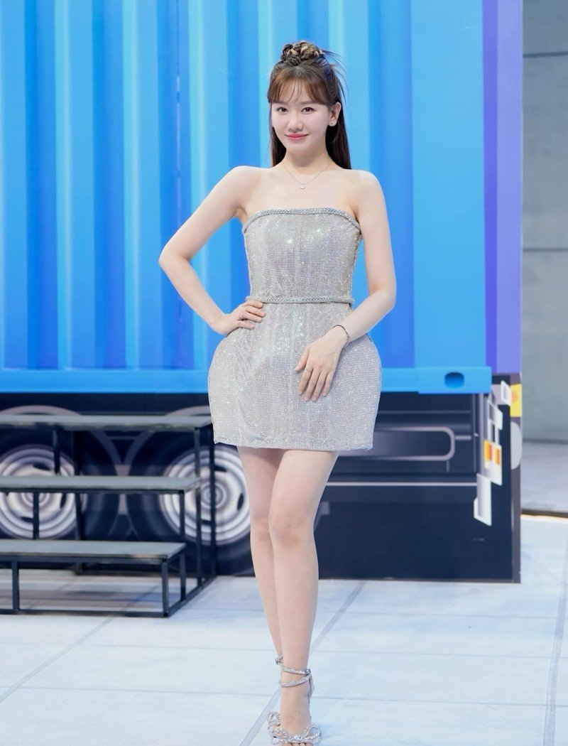 hari won bikini 23