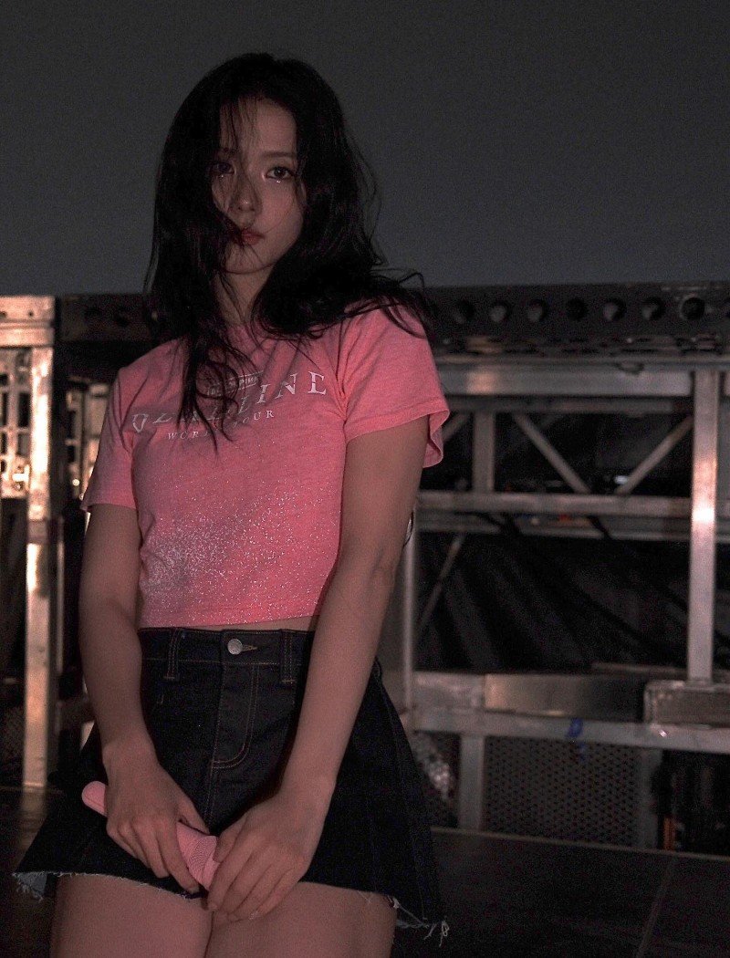 jisoo bikini 1