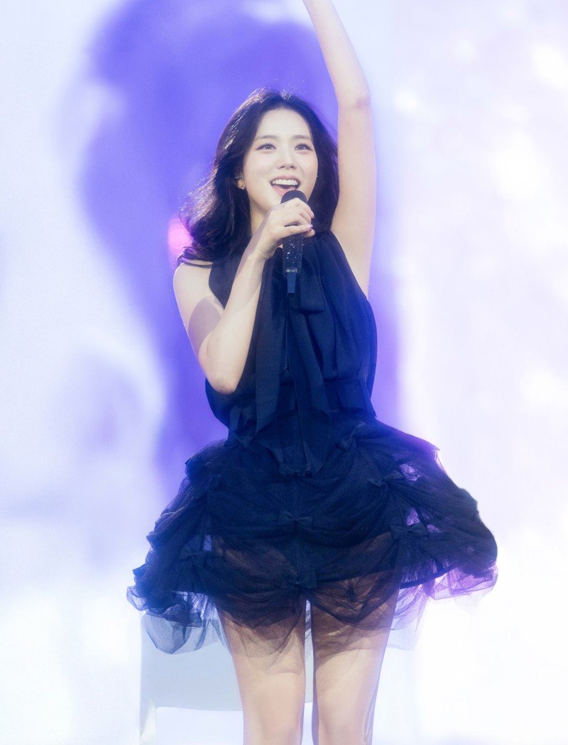jisoo bikini 30