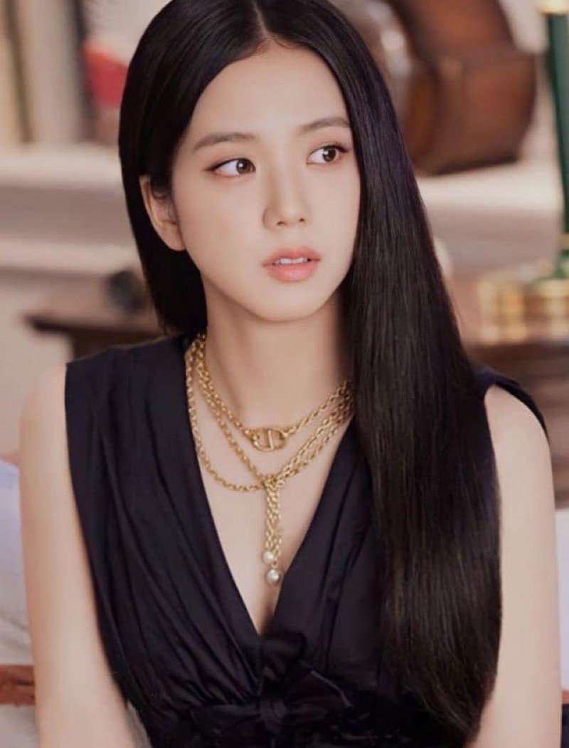jisoo bikini 5