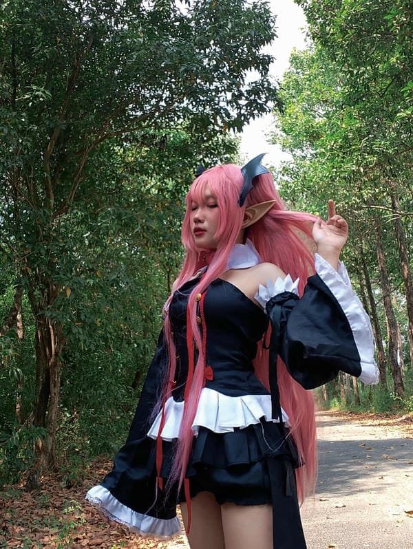 krul cosplay 24