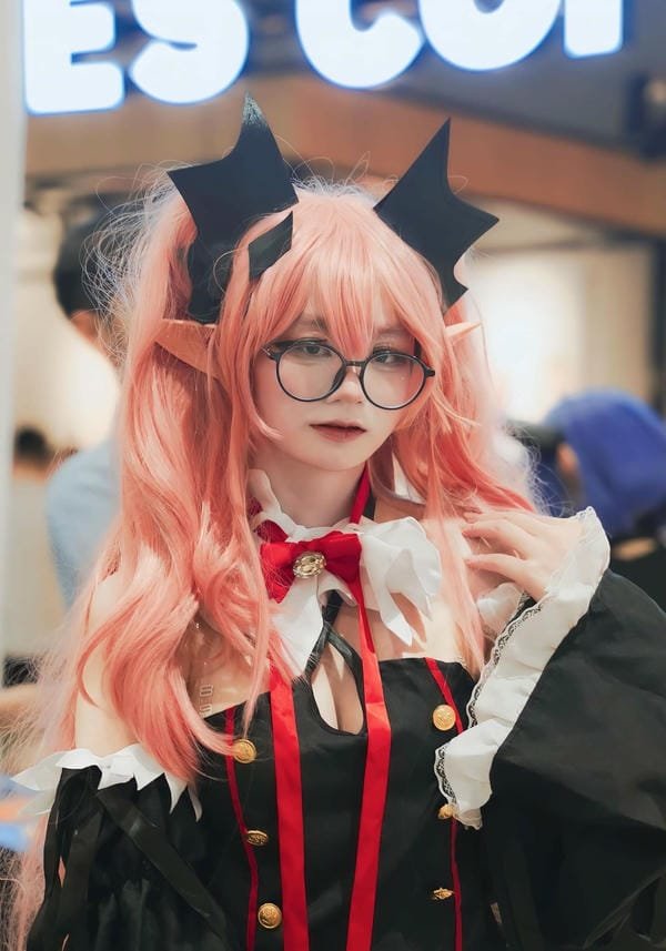 krul cosplay 3