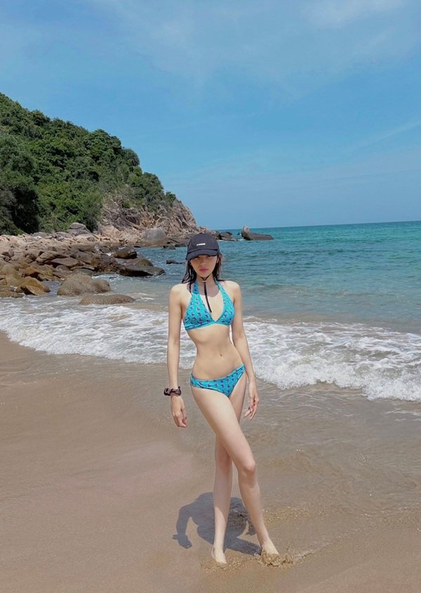 kỳ duyên bikini 24