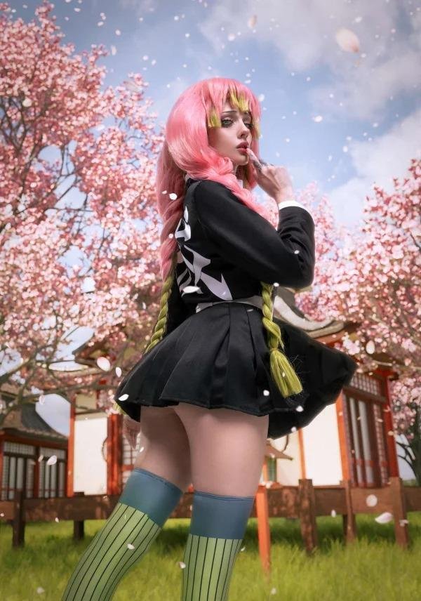 mitsuri kanroji cosplay​ (4)