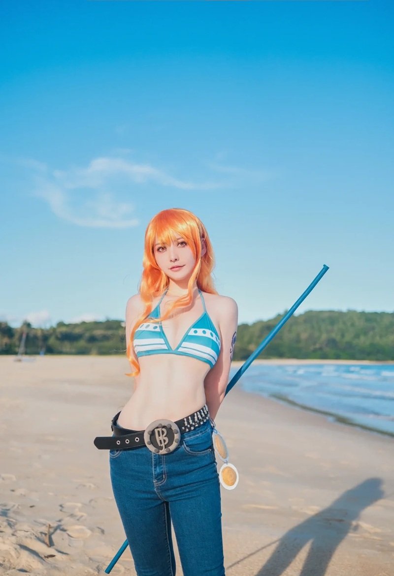 nami bikini 27
