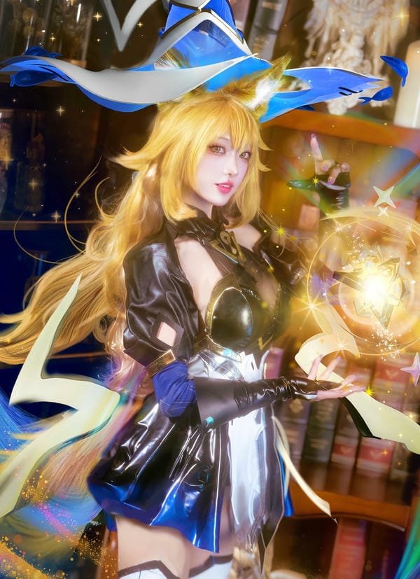 nữ phù thủy cosplay