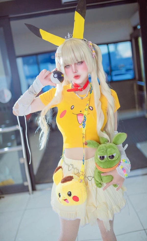 pikachu cosplay​ 10