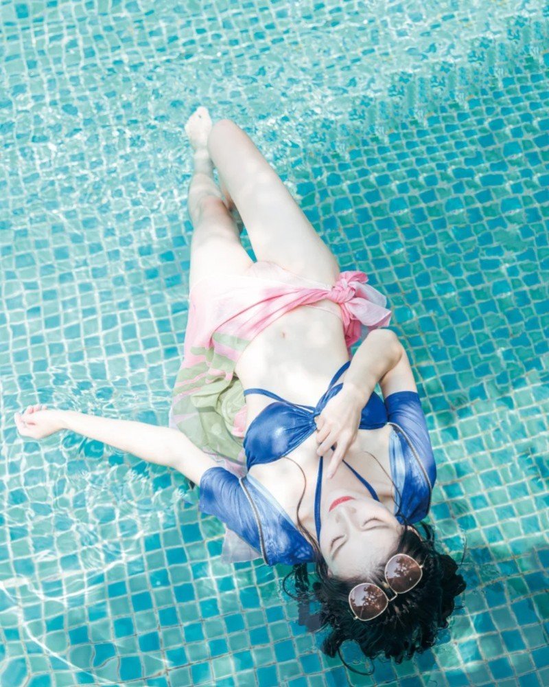 robin bikini​ 19