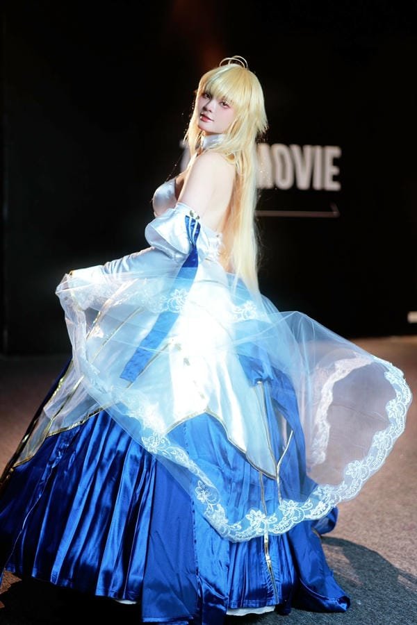 saber cosplay 19