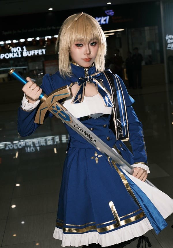 saber cosplay 4