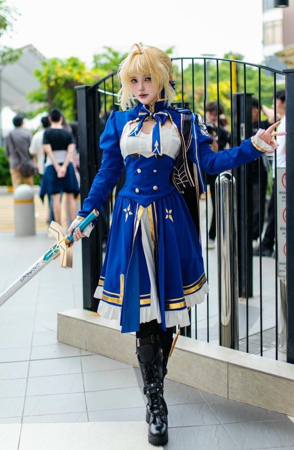 saber cosplay 5