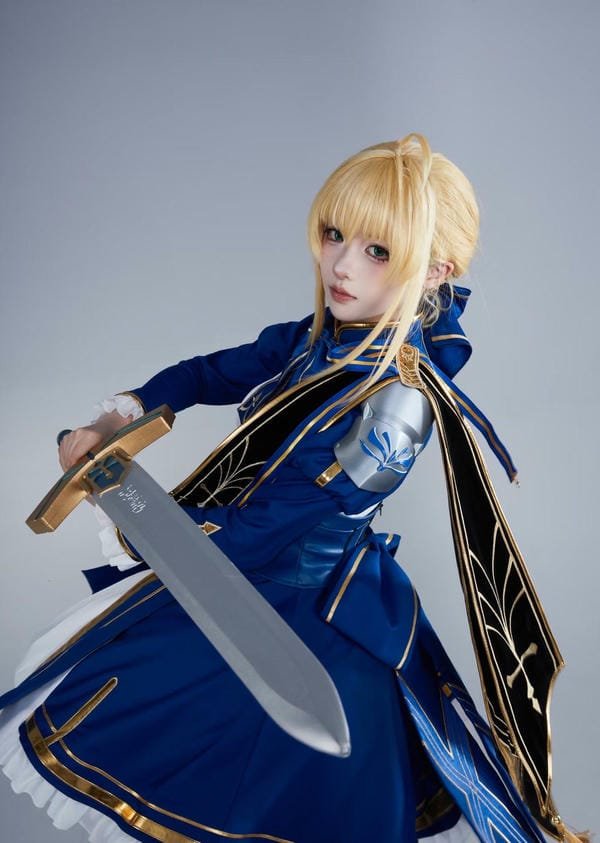 saber cosplay 8