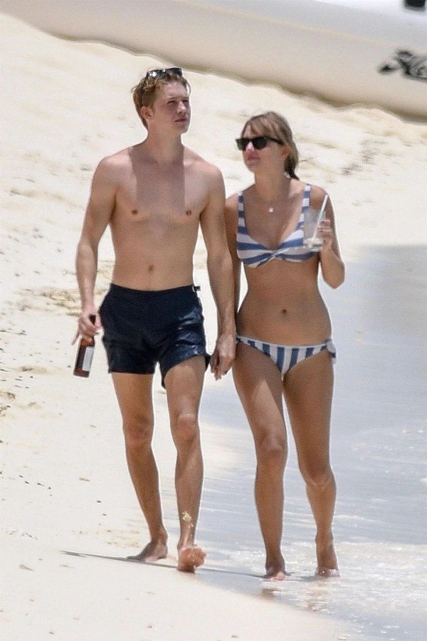 taylor swift bikini 28
