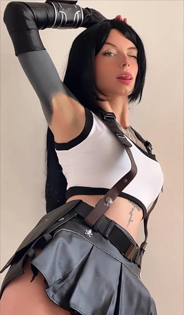 tifa cosplay 30
