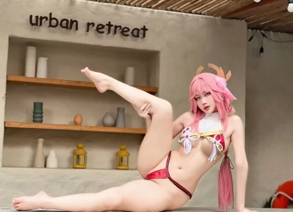 yae miko cosplay​ (13)