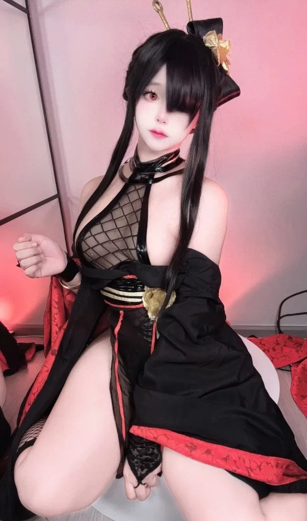 yor forger cosplay​ (3)