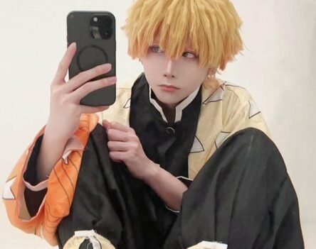 Ngắm 99+ ảnh Zenitsu cosplay đẹp chuẩn, vừa hài hước vừa mạnh mẽ