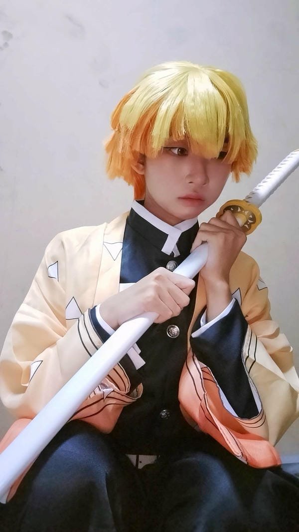 zenitsu cosplay 3