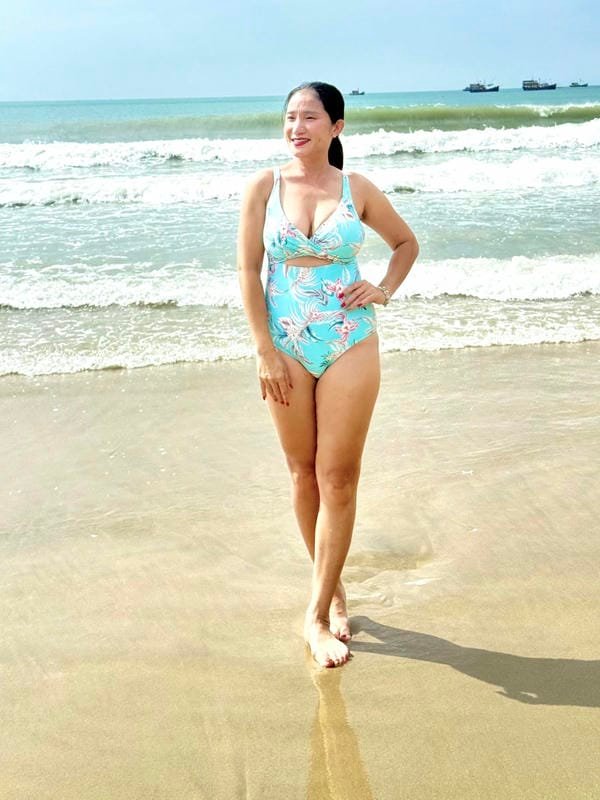 cát tường bikini (21)