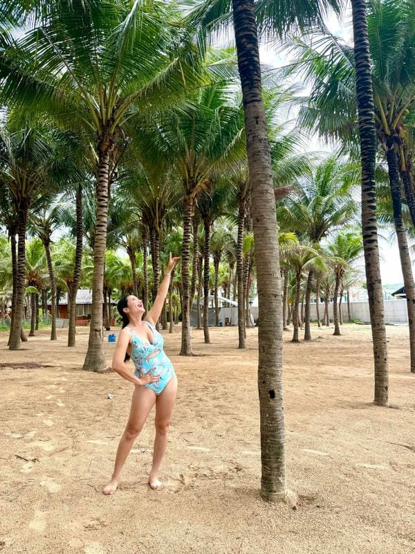 cát tường bikini (27)