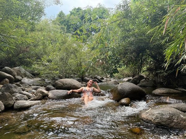 cát tường bikini (3)