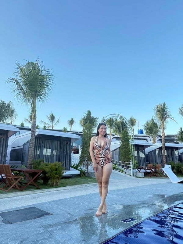 cát tường bikini (5)