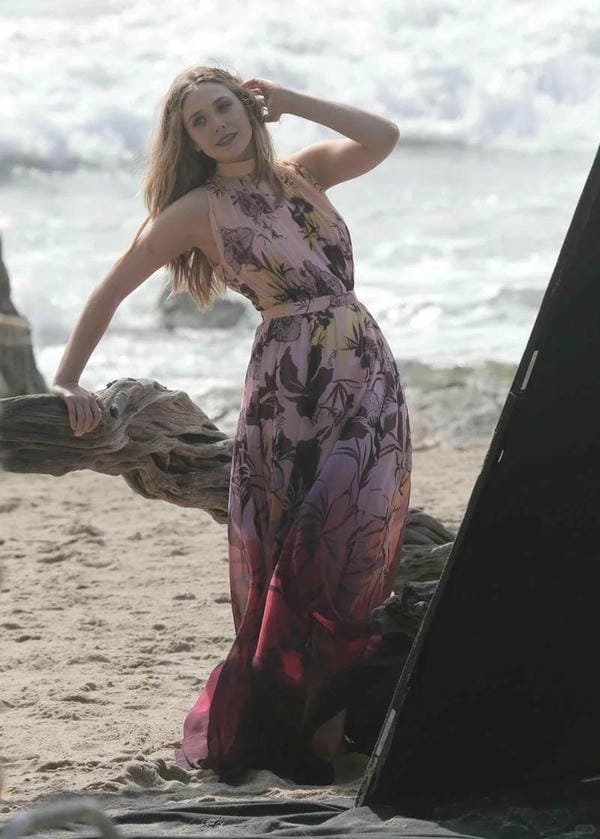 elizabeth olsen bikini (13)