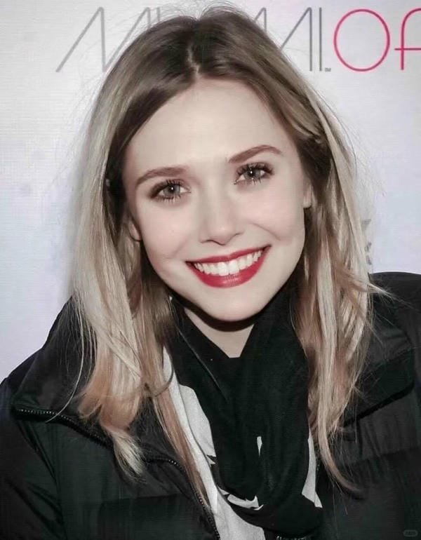 elizabeth olsen bikini (24)