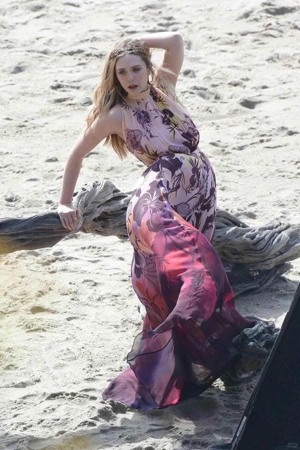 elizabeth olsen bikini (9)