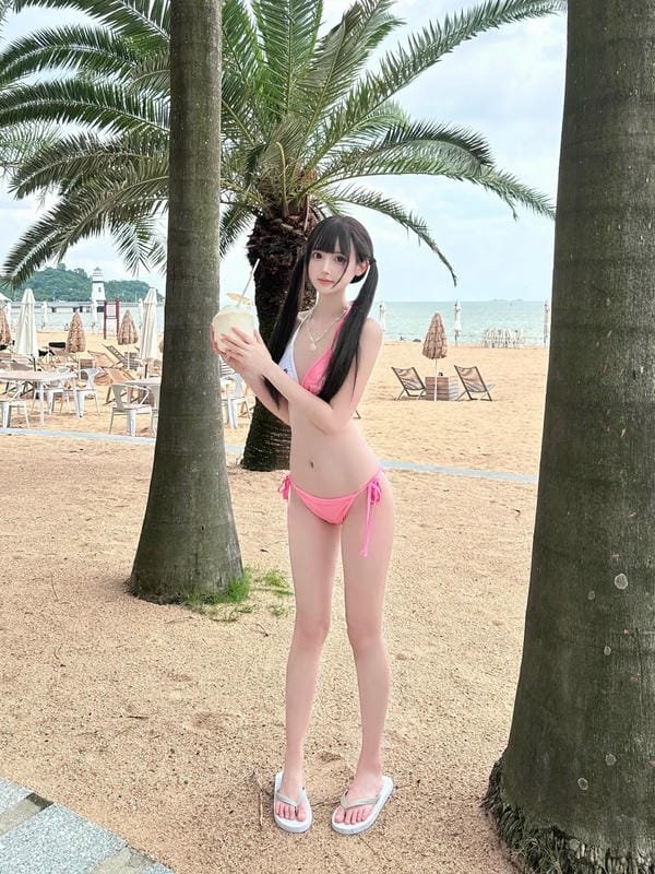 gái 18 tuổi mặc bikini (14)