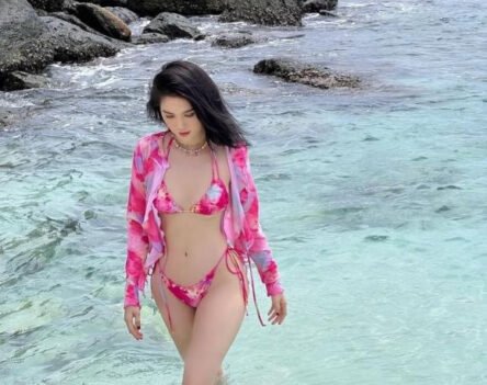 Ngọc Trinh Mặc Bikini Sexy: Nữ Hoàng Nội Y Với Vóc Dáng Gợi Cảm Đỉnh Cao