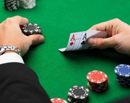 Bài xì dách là gì? Luật chơi và cách tính điểm tại 11UU