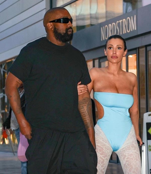 bianca censori nude (11)