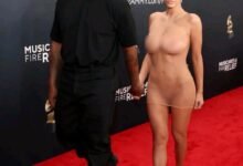 bianca censori nude (9)