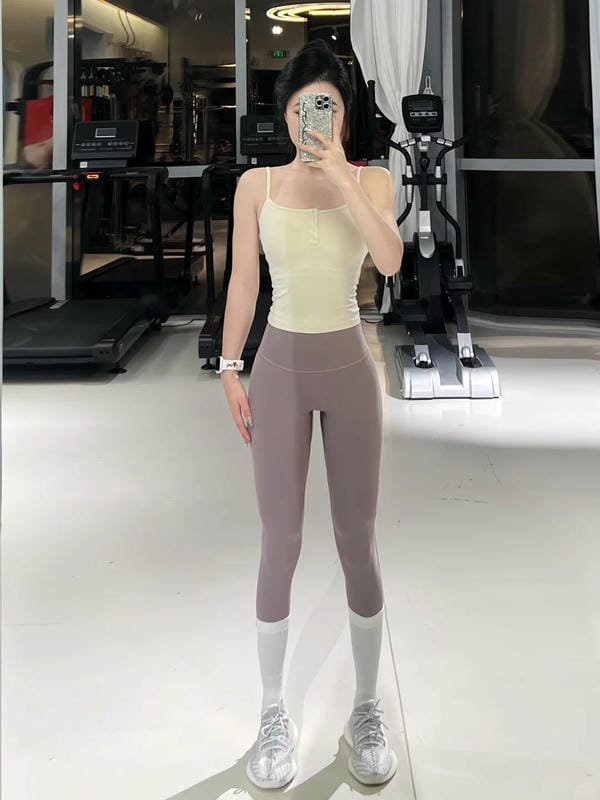 gái tập gym mặc bikini (5)