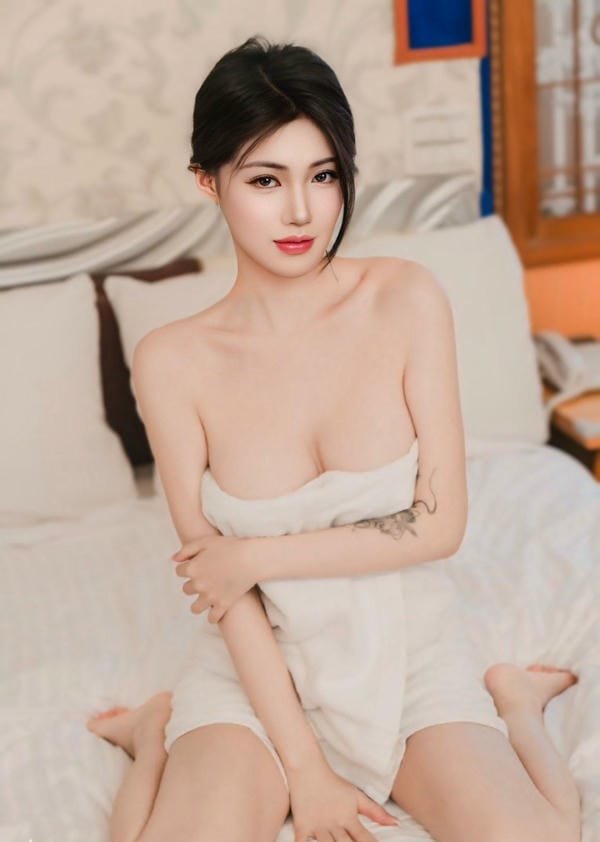 lazyyyybone nude (12)