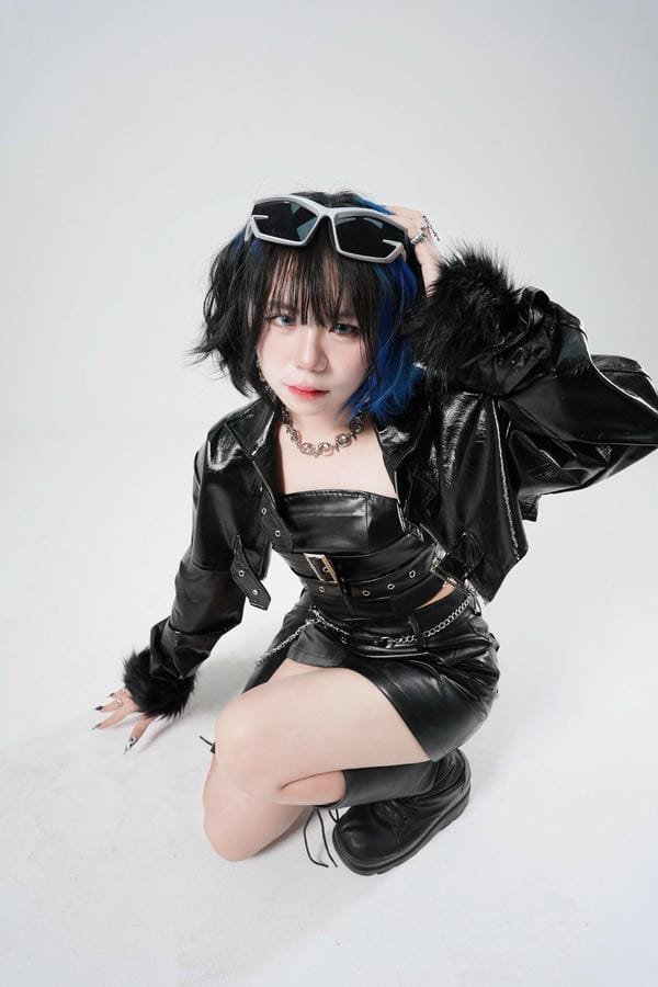 mèo simmy nude (10)